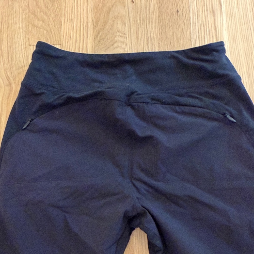 Woman’s Athleta Black Activewear Leggings Pants Size 8 - Picture 5 of 6